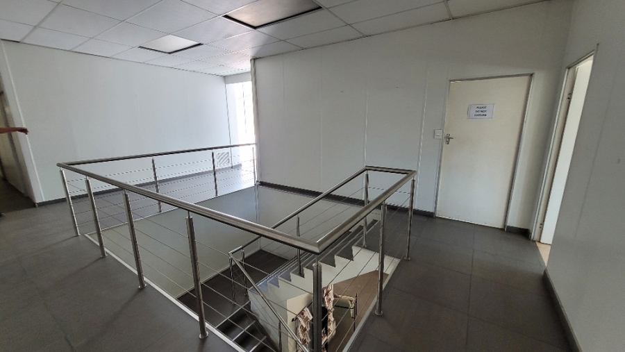 To Let commercial Property for Rent in Paarden Eiland Western Cape